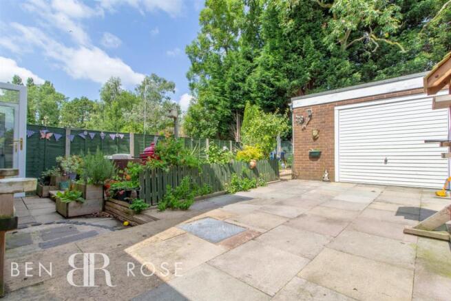 Garden/Driveway
