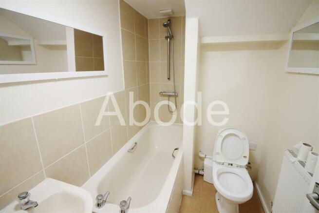 7 bed House to rent Image 10