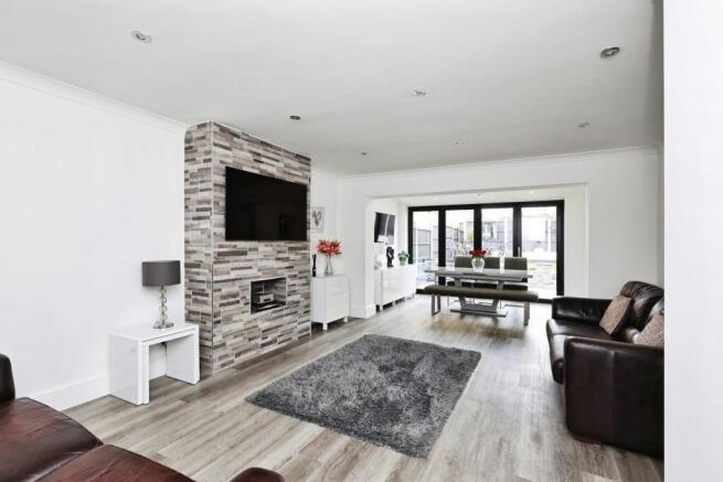 4 bed Semi-Detached for sale Image 6