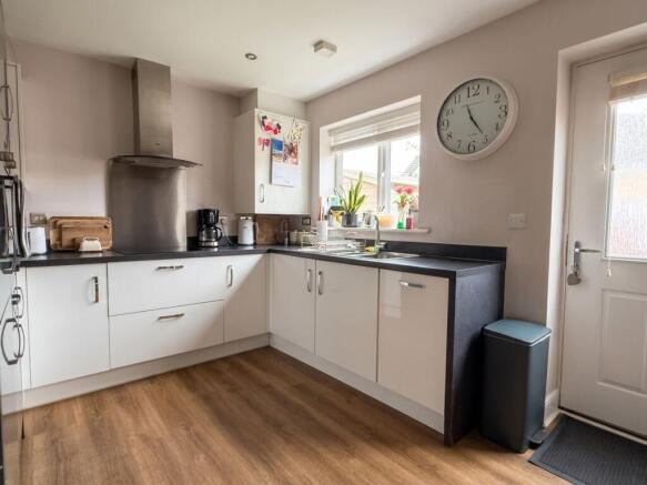 3 bed Semi-Detached for sale Image 12