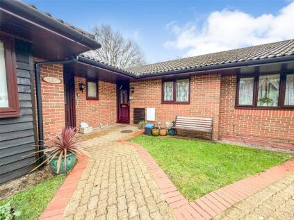 The Ferns, Bricksbury Hill, Farnham, Surrey, GU9