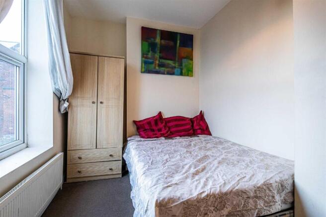 1 bed Apartment to rent Image 7