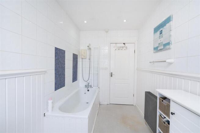 4 bed Detached for sale Image 9