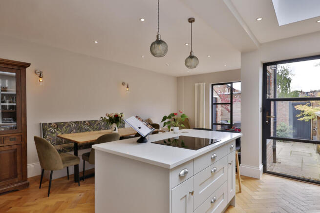 3 bed Town House for sale Image 8