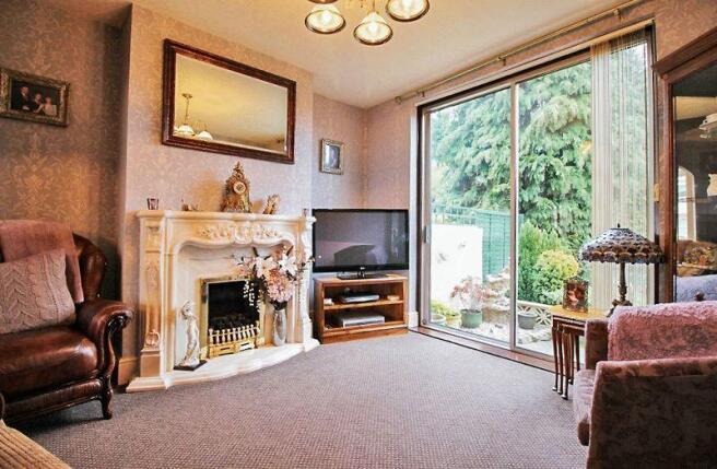 LOUNGE AREA