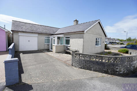 Innes, Lon Golff, Pwllheli