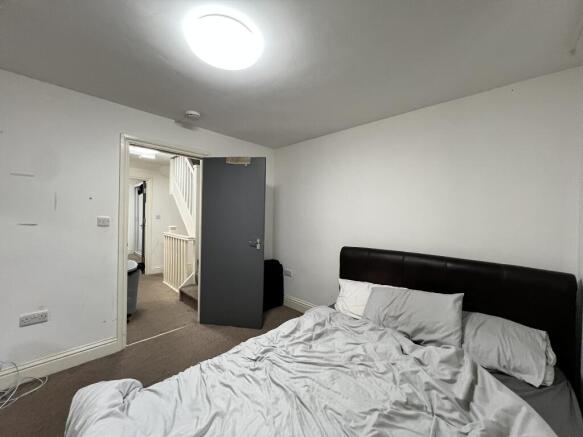 3 bed Apartment for sale Image 12