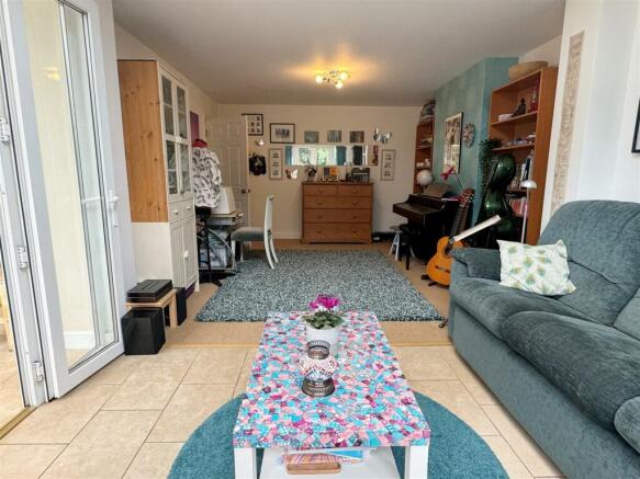 Family Room 2.JPG