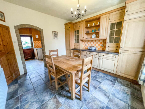 Breakfast/Dining Room