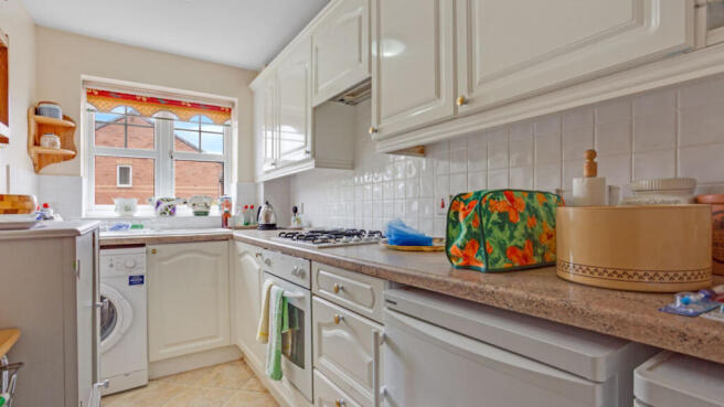 2 bed Flat for sale Image 11