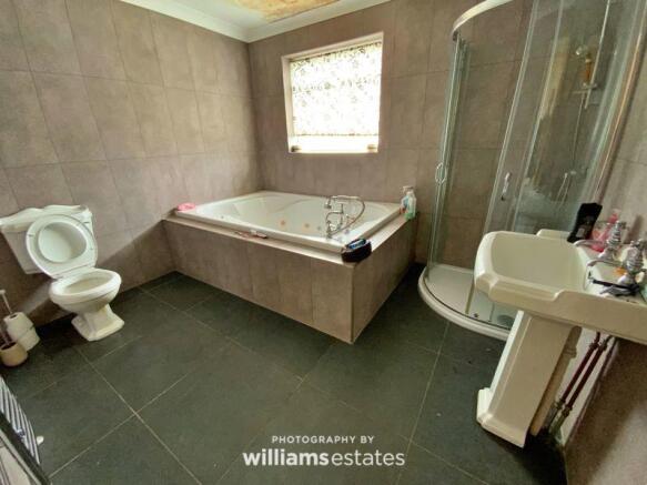 family bathroom 