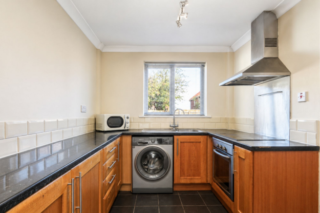 2 bed Semi-Detached for sale Image 5