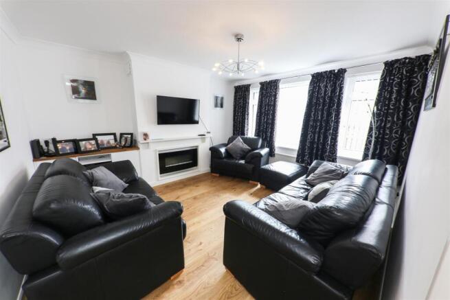 4 bed Semi-Detached for sale Image 7