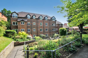 Flat 3, Meadsview Court, Clockhouse Road, Farnborough GU14 7NW