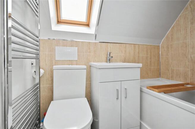 3 bed Town House for sale Image 5