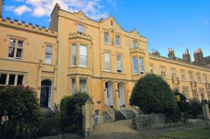 Flat 3, 7, Wellington Square, Cheltenham GL50 4JU