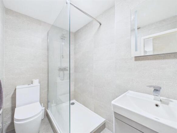 2 bed Apartment for sale Image 12