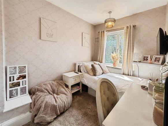 3 bed Semi-Detached for sale Image 11
