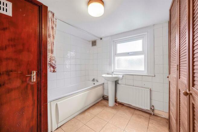 Davies___Davies_57_Victoria_Rd__Finsbury_Park__Lon