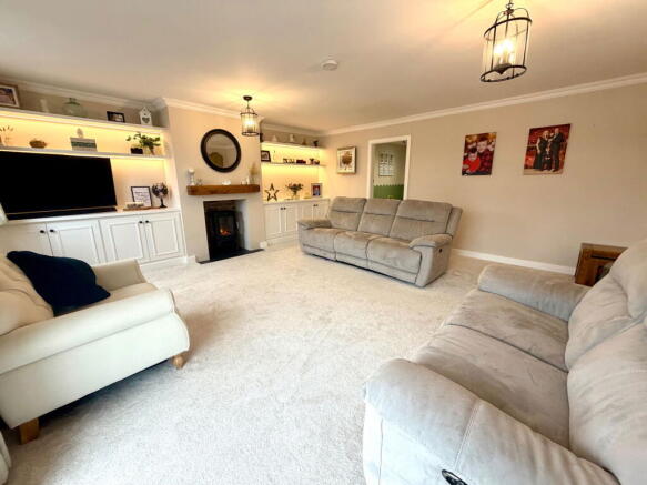 4 bed Detached for sale Image 10
