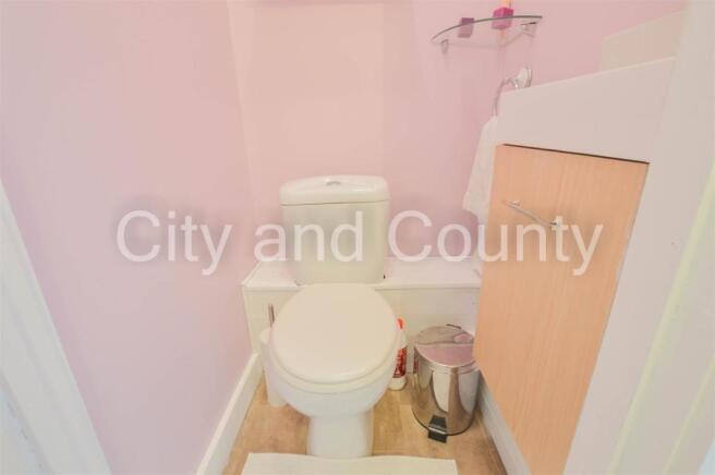upstairs cloakroom.jpg