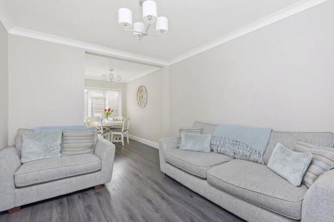 Lounge/Dining ...