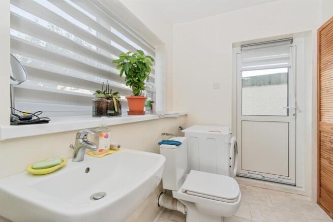 3 bed Detached for sale Image 5