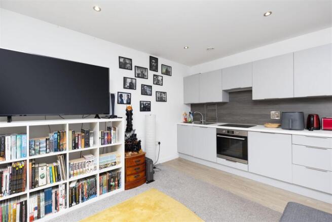 Lounge/Dining/Kitchen