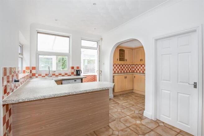 2 bed Detached Bungalow for sale Image 9