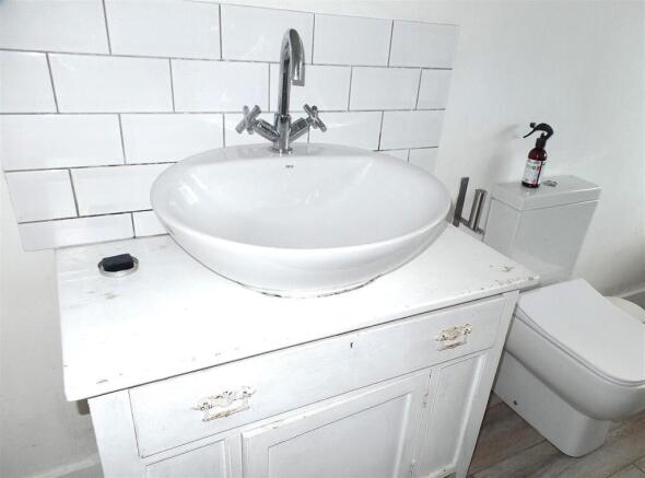 Bathroom angle 2 Edit.jpg