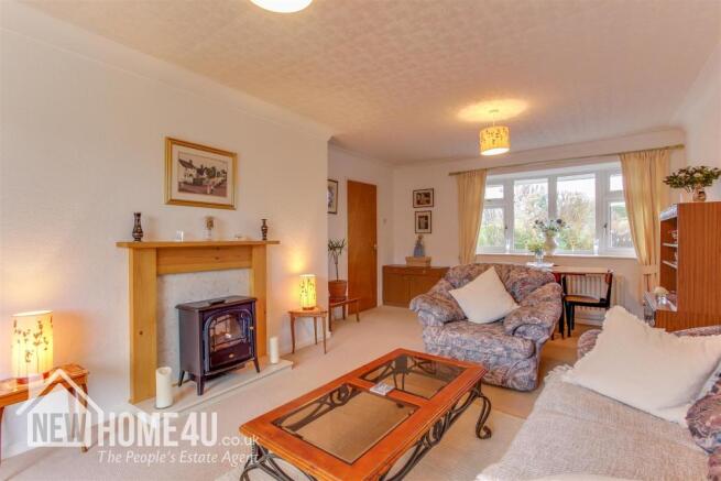 LOUNGE: