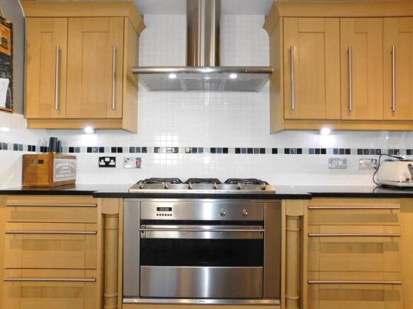 Kitchen/Breakfast...