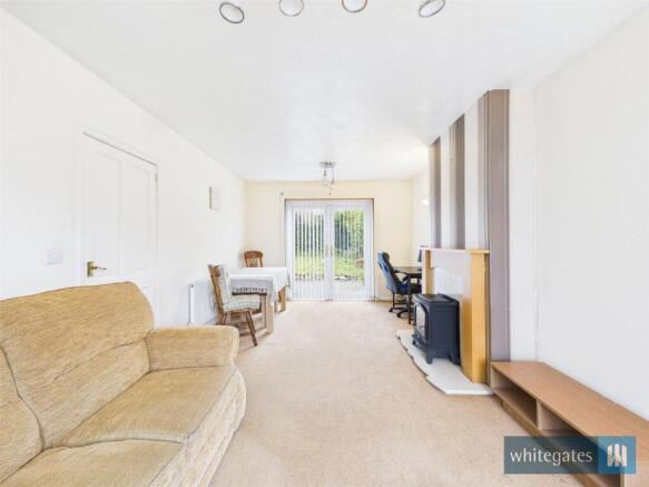 4 bed Semi-Detached for sale Image 5