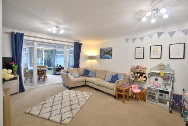 Living Room 1.JPG