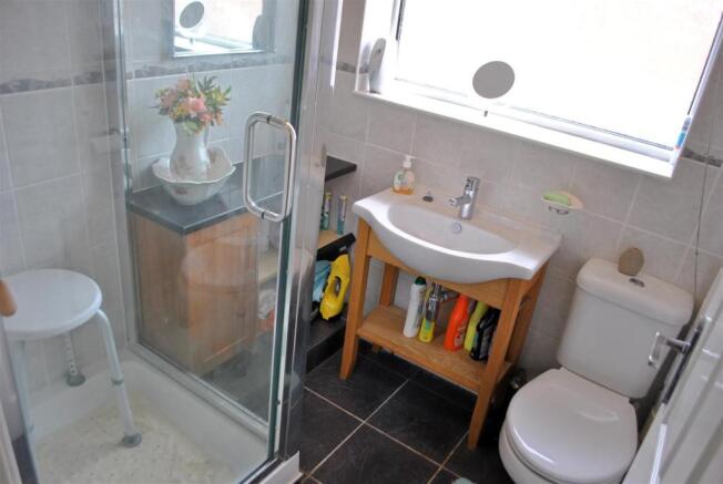 FULLY TILED SHOWER R