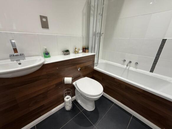 2 bed Apartment for sale Image 11