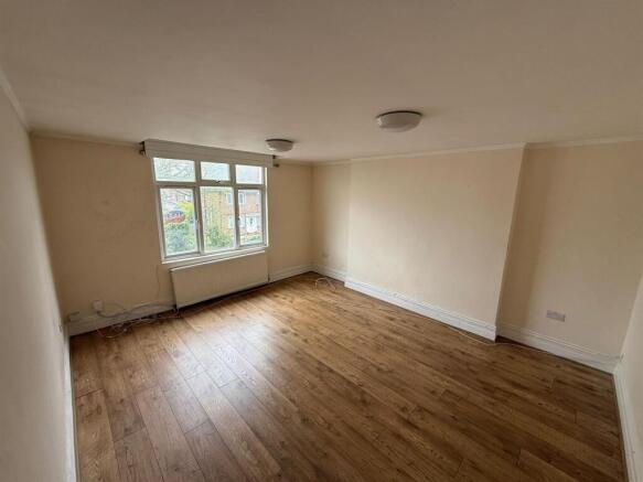 Bedroom 1.jpg