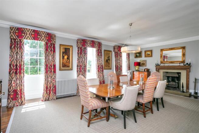 7 bed House for sale Image 4