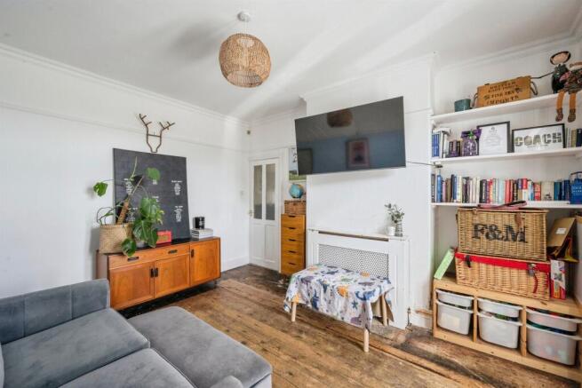 3 bed Semi-Detached for sale Image 7