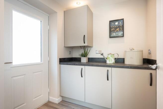 4 bed Detached for sale Image 8