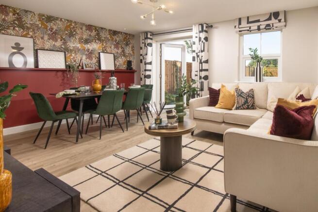 OPEN-PLAN LOUNGE DINER