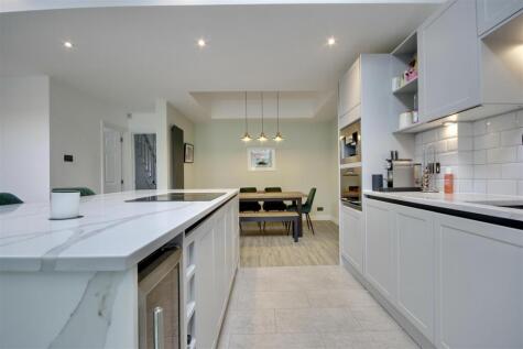 Carshalton Avenue, Drayton