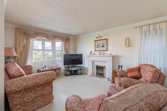 Bay Crescent 16-Sitting Room A.jpg