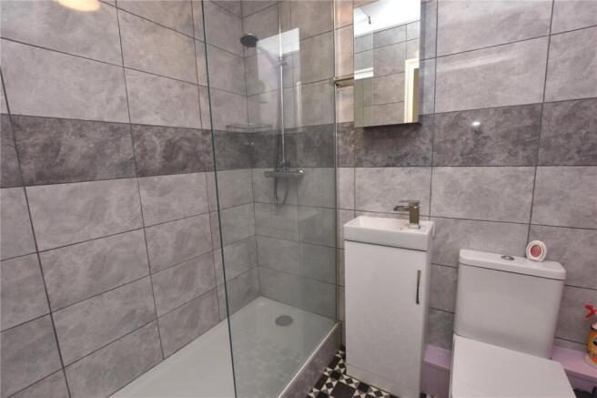 2 bed Apartment for sale Image 9