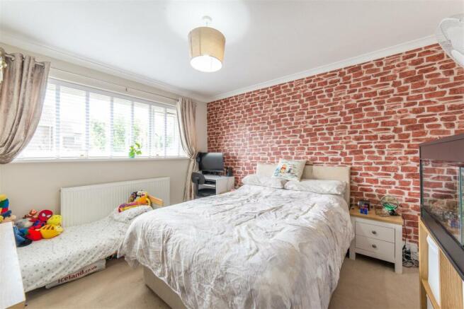 45 Wiston Path-2.jpg