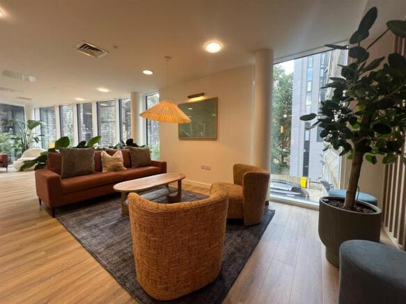 Tyne Bridge Communal area.jpg
