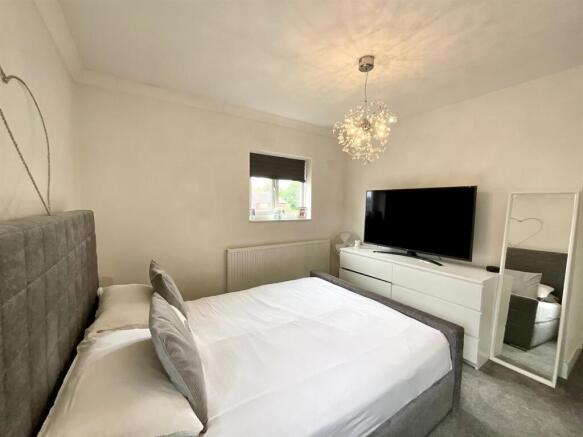 3 bed House to rent Image 8