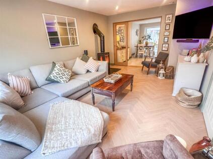 Cayser Drive, Kingswood