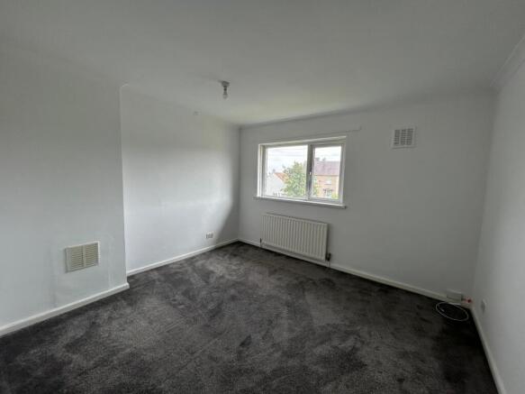 3 bed Semi-Detached to rent Image 7