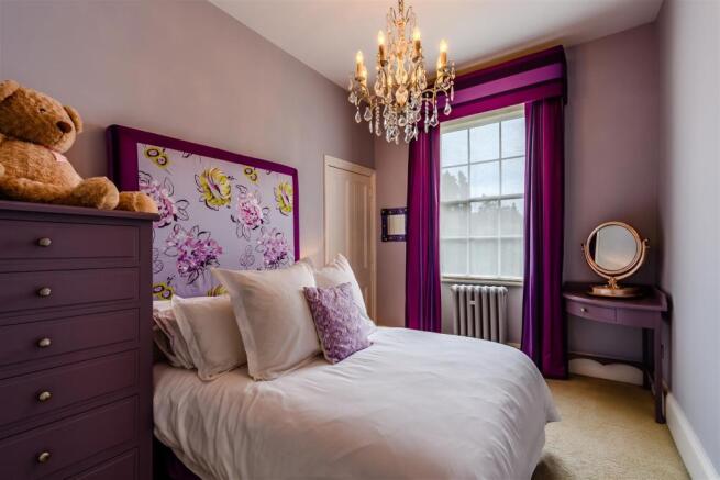 8424613-interior51.jpg